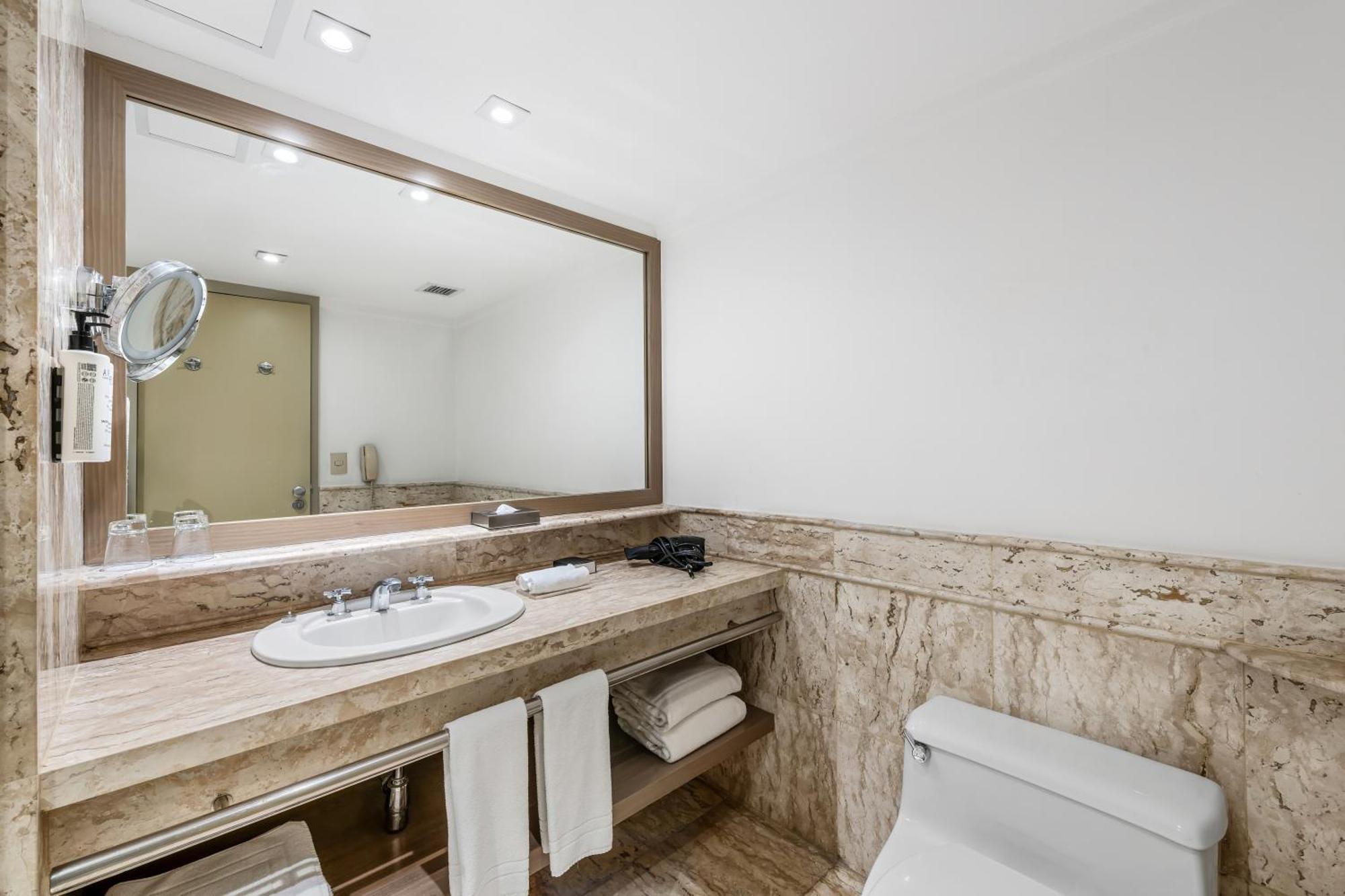 Intercontinental By Ihg 5*